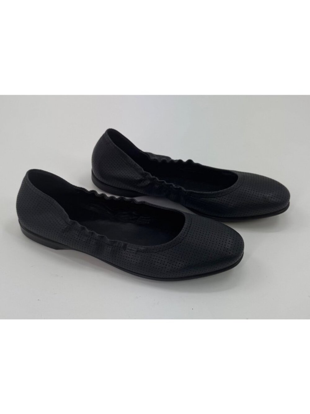 Ecco Incise Enchant Womens Black Perforated Leather Ballet Flats 9 EU 40